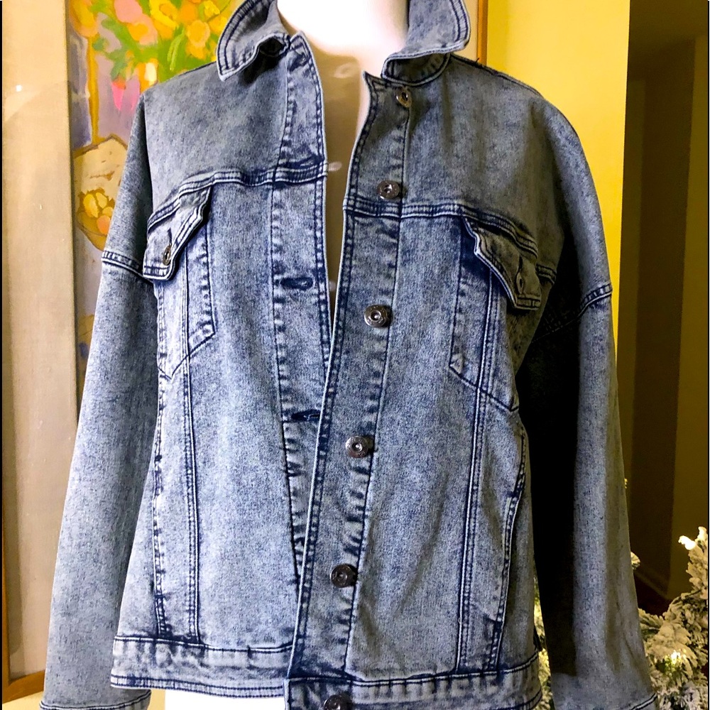 Denim washed Jean jacket. New